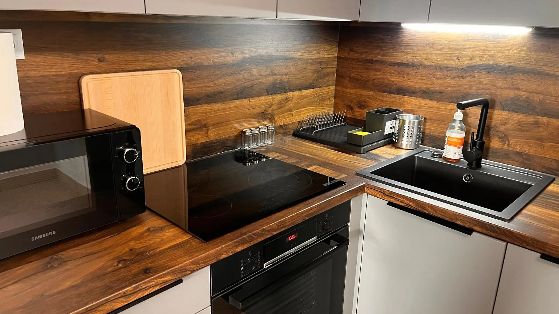 Luxury Apartment Deal - Ultra Sale - Moonlight Suites I Budapest Hungary